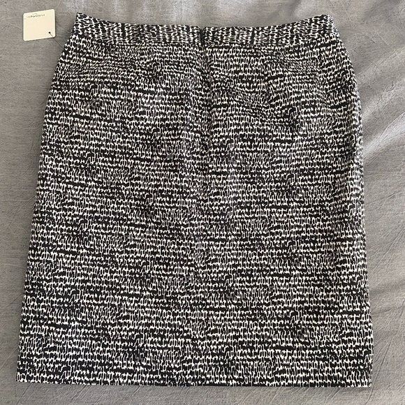 Halogen High waisted Skirt NWT size 10 - Picture 1 of 4